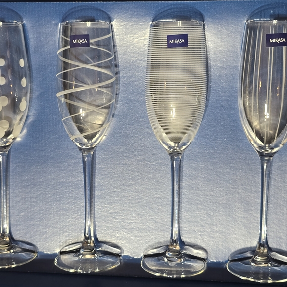 Mikasa Cheers Crystal Wine Glass Set - Picture 3 of 9
